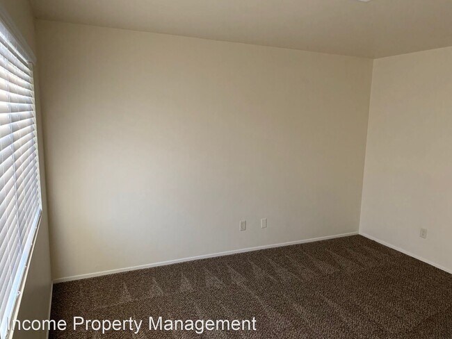 Building Photo - 3700 Wagon Wheel Dr