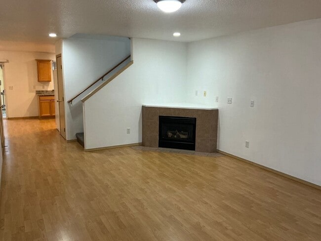 Building Photo - Modern  Conveniences