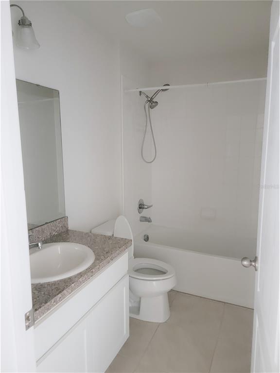 Building Photo - 1222 Haines Dr