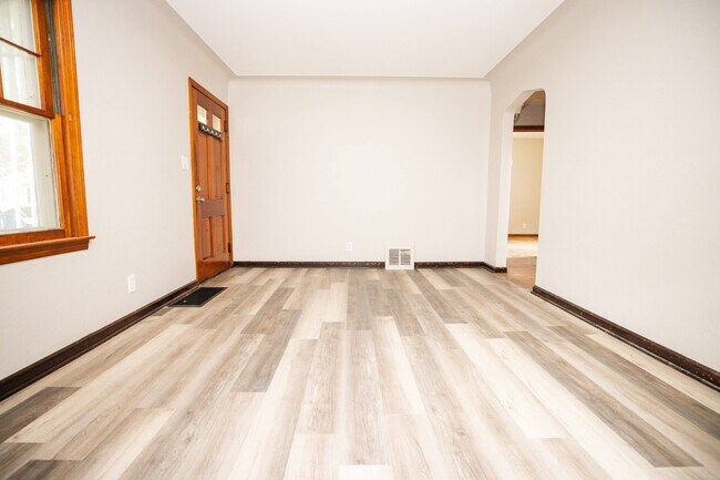 Foto del edificio - 3428 Beaumont Dr
