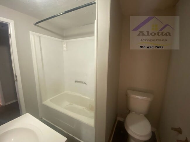 Building Photo - 618-B Dashland Dr