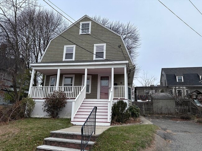 Building Photo - 169 Willow St