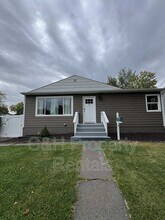 Building Photo - 1121 19th St W