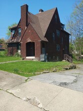 Building Photo - 178 Upland Ave