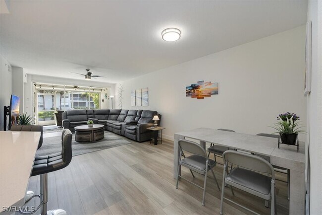 Foto del edificio - 6914 Satinleaf Rd N