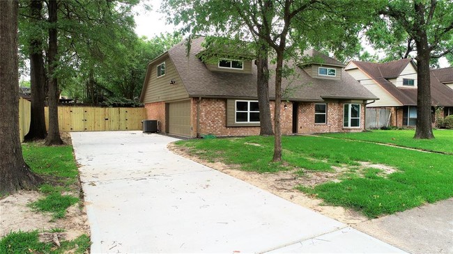 Building Photo - 335 Ballantrae Ln