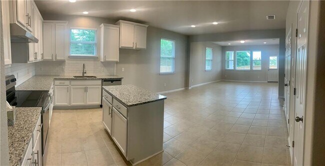 Building Photo - 244 Quemado Dr