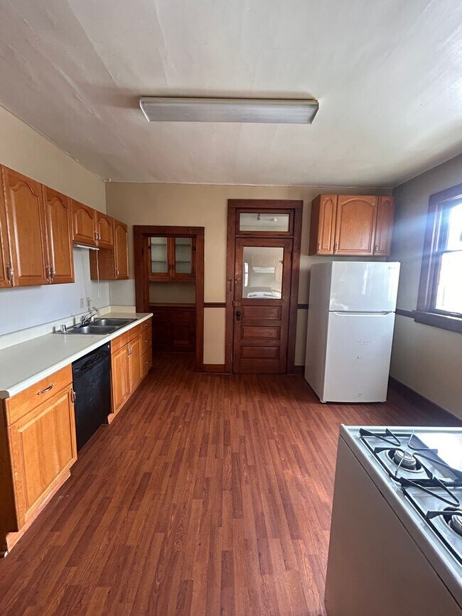 Foto del edificio - 926 Rivermet Ave