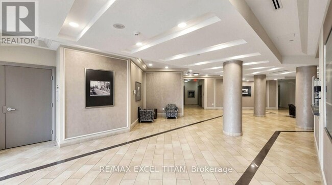 Building Photo - 60 Heintzman St