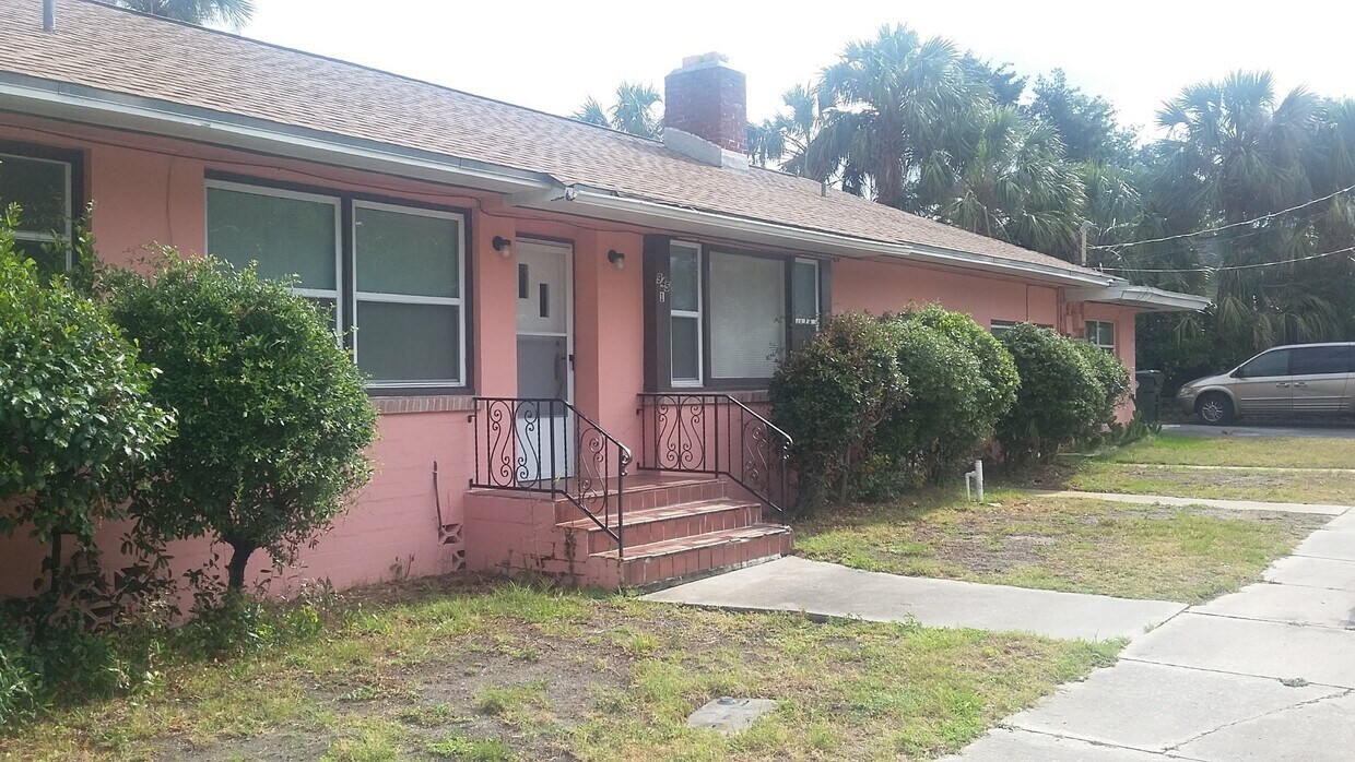 Primary Photo - 945 S Peninsula Dr