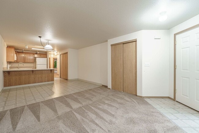 Building Photo - Bright Single-Level Vancouver Home with Garage, In-Unit Laundry, and Private Patio