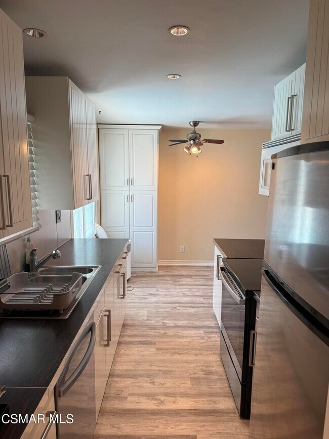 Foto del edificio - 8635 Falmouth Ave