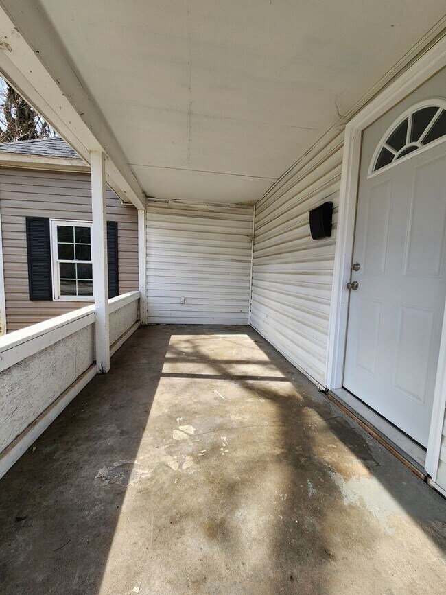 Foto del edificio - Spacious 1-Bedroom, 1-Bathroom Home AVAILABLE NOW!!