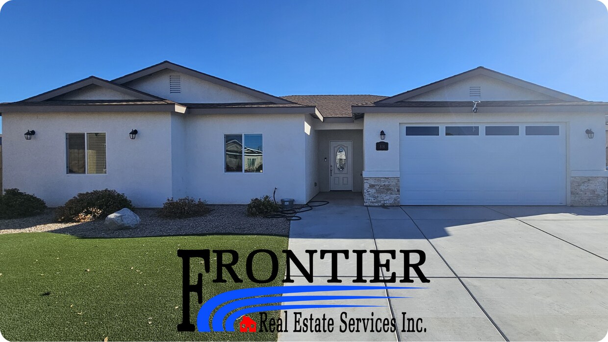 Primary Photo - Beautiful Solar-Powered 4 Bedroom Home Bui...