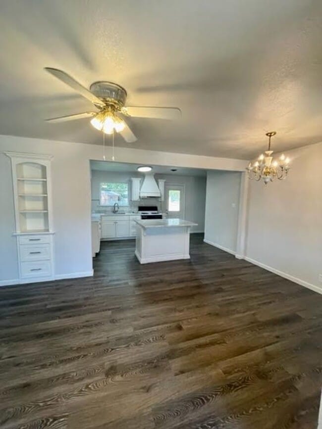 Building Photo - 1830 La Porte Dr