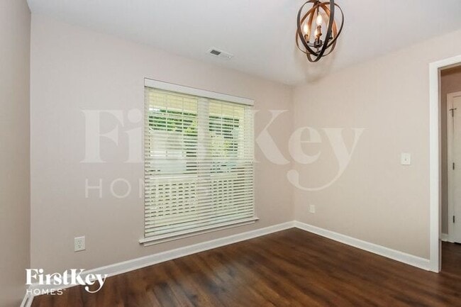 Foto del edificio - 8125 Rolling Meadows Ln