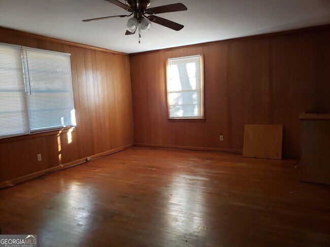 Foto del edificio - 218 S Mulberry St