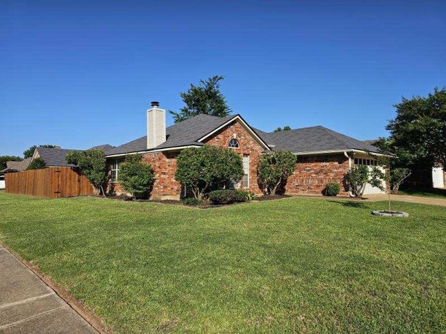 Building Photo - 5901 Pampus Ln