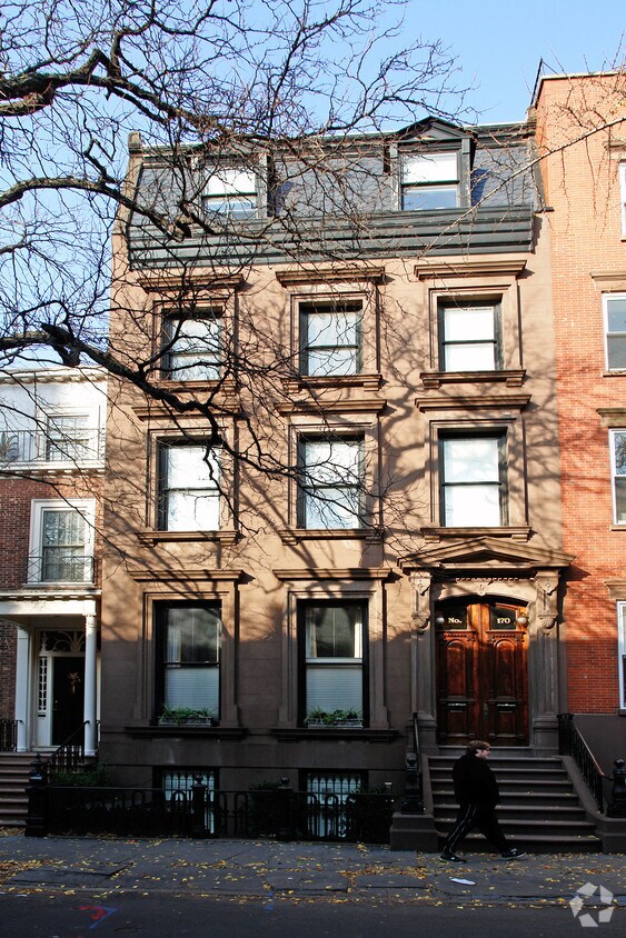 Building Photo - 170 Columbia Hts