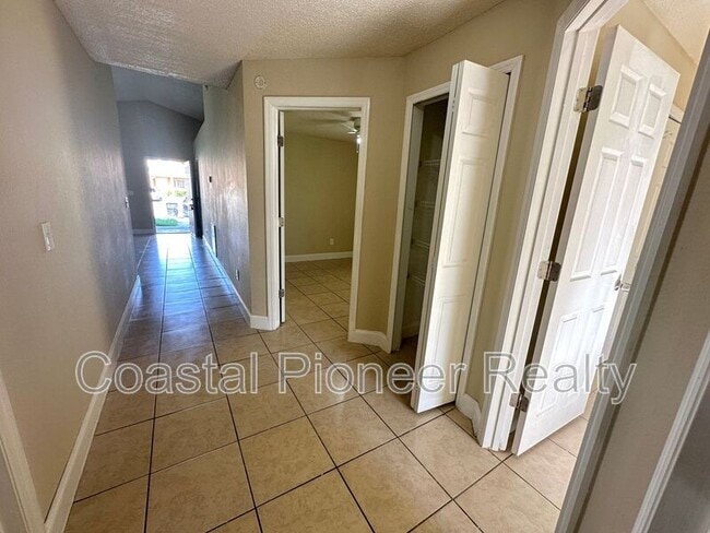 Photo - 5104 Aventura Blvd House