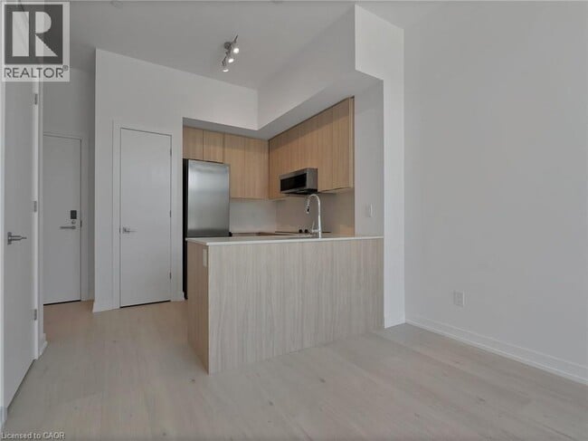 Photo du bâtiment - 2501 Saw Whet Blvd.