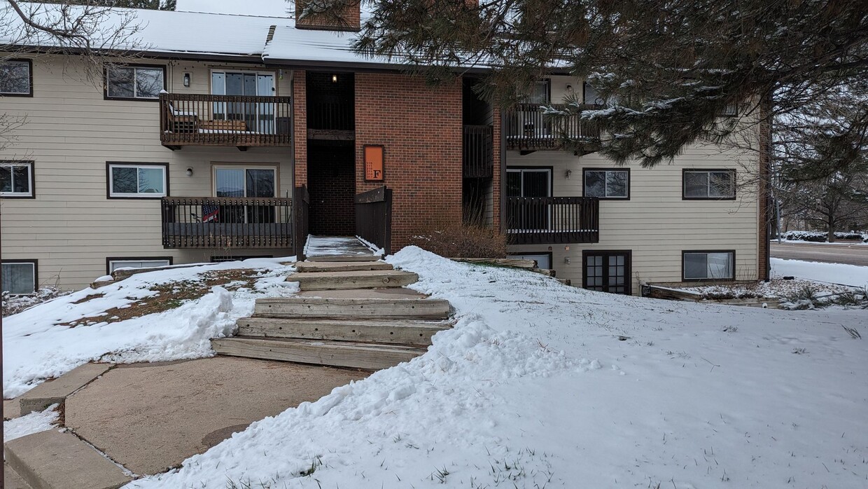 Primary Photo - NICE 2-BEDROOM, 2-BATHROOM TOWNHOME WITH F...