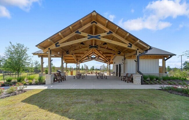 Building Photo - 622 Amber Fls Dr