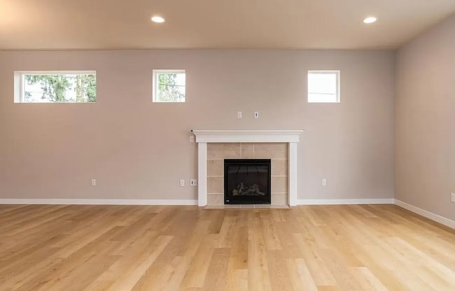 Building Photo - 122 N Trl Rd