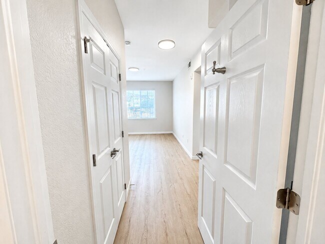Foto del edificio - 15700 E Jamison Dr