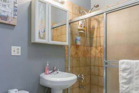 Foto del edificio - 3413 W 51st St