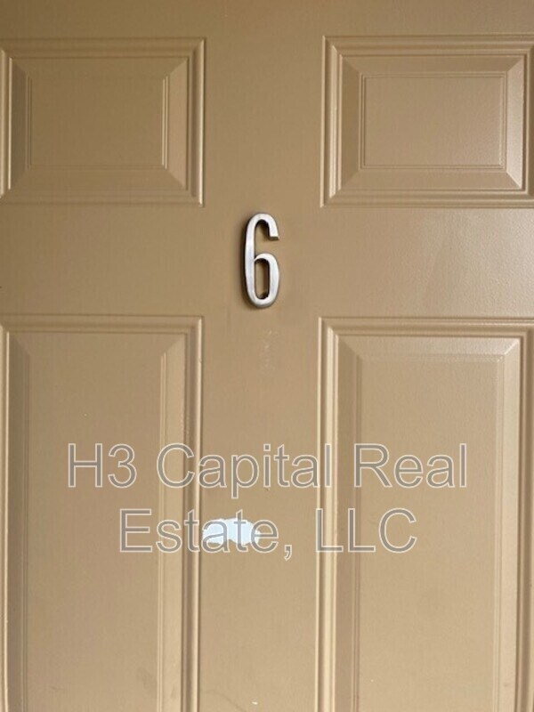 Building Photo - 123 St. Louis Rd