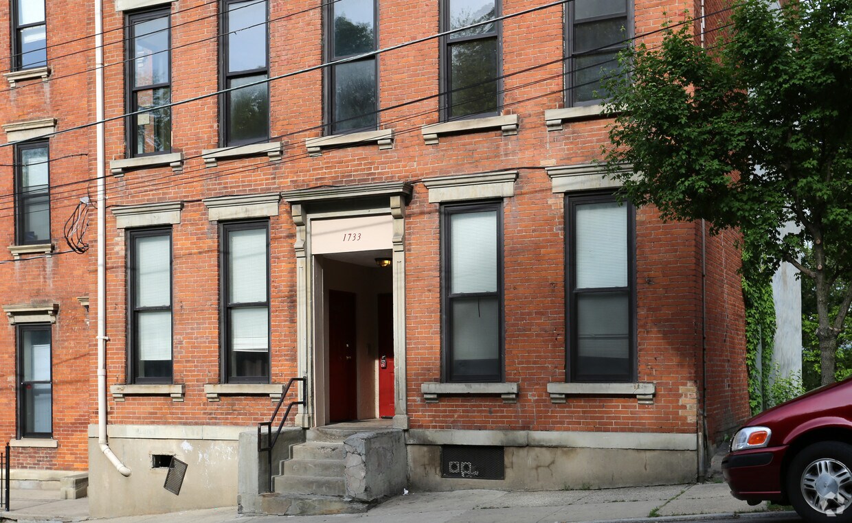 Building Photo - 1733 Sycamore St