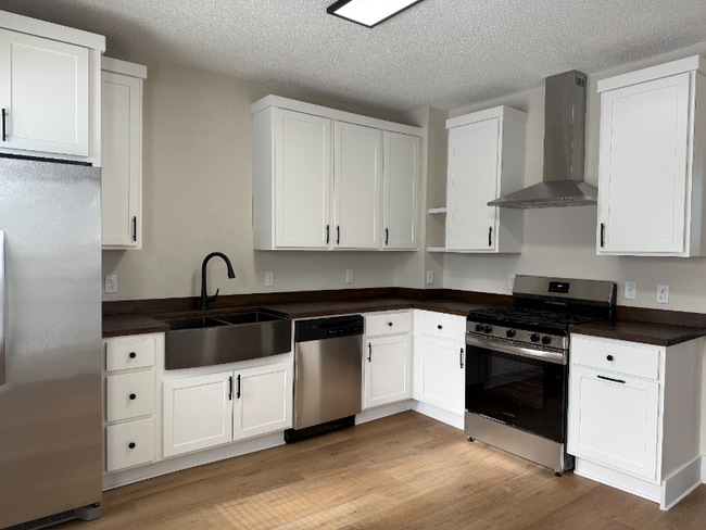 Foto del edificio - 1101 Stoughton Ave