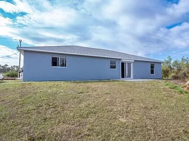 Building Photo - 1019 Bandera St
