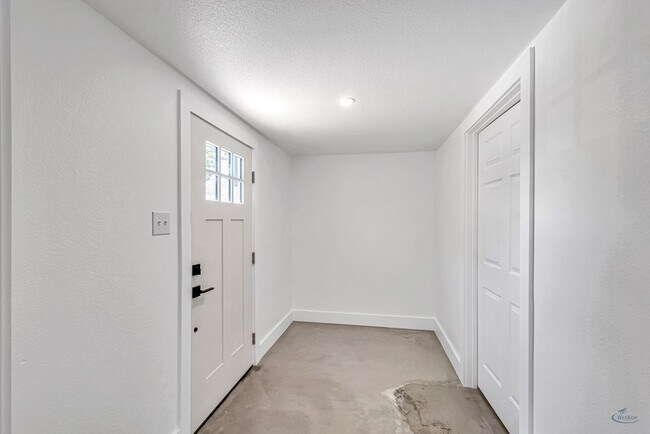 Foto del edificio - 1607 Butternut Ln