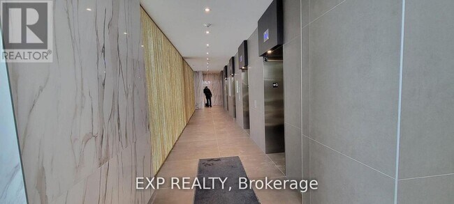 Photo du bâtiment - 448 Burnhamthorpe Rd W