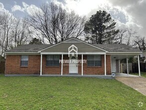 Building Photo - 6485 Forest Glen Dr