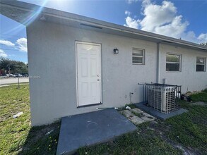 Building Photo - 802-804 NW 10th St