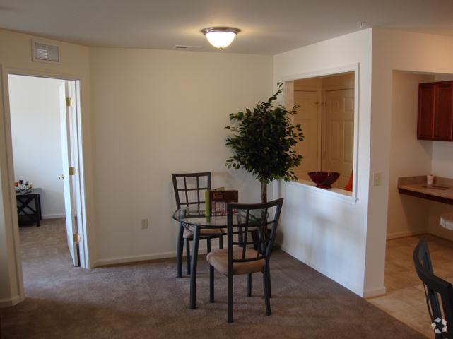 Dining Room - Colonnade Apartments I