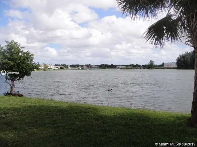 Foto del edificio - 5752 S Plum Bay Pkwy