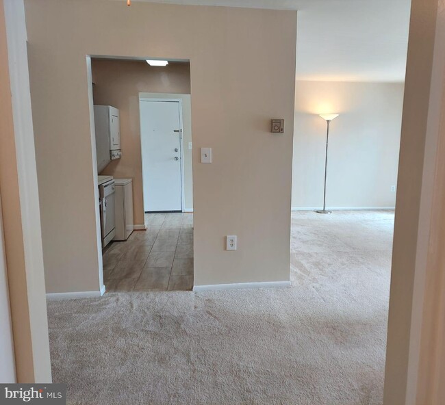 Foto del edificio - 6936 Hanover Pkwy