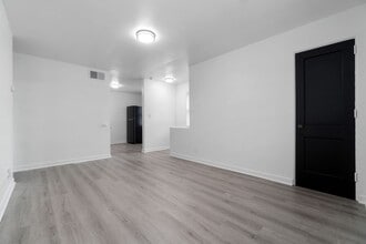 Building Photo - 31 Midland Heights Cir