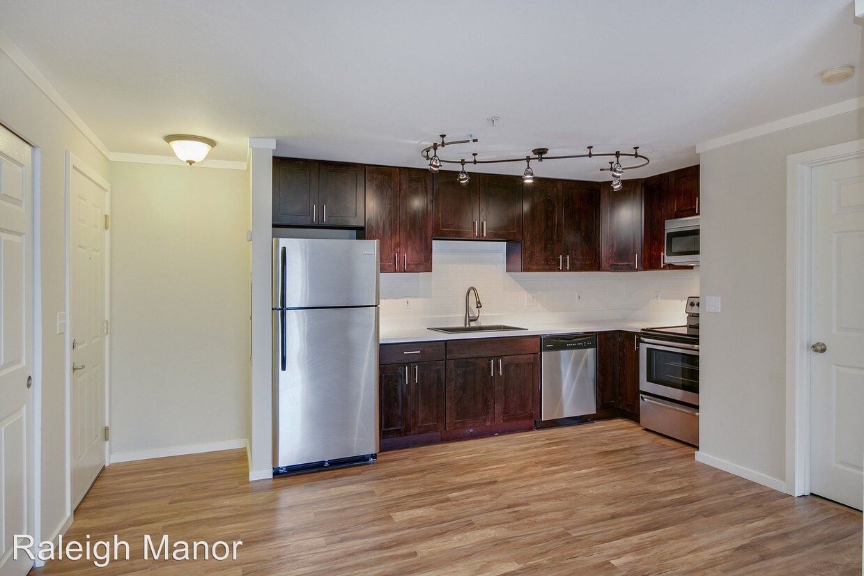 Primary Photo - 1 br, 1 bath Apartment - 12000 15th Ave NE