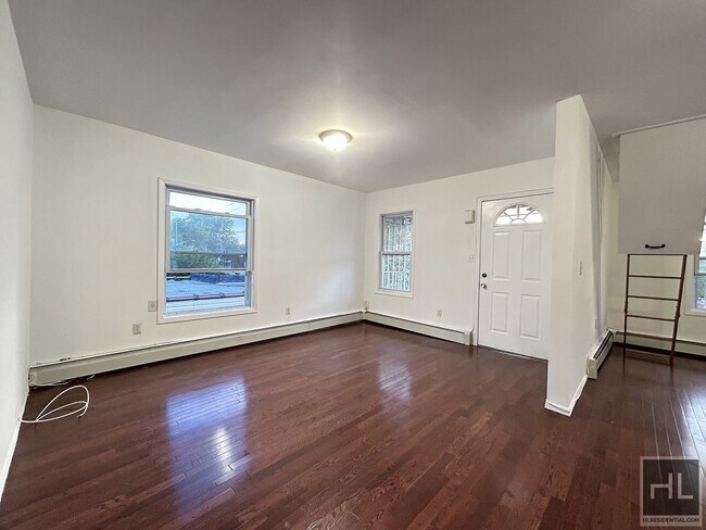Building Photo - Large 3BR/2BA in the Bronx!