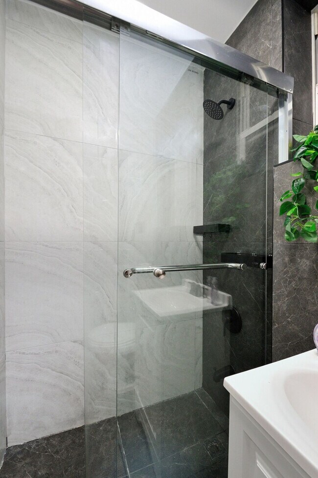 Foto del edificio - 309 W 43rd St