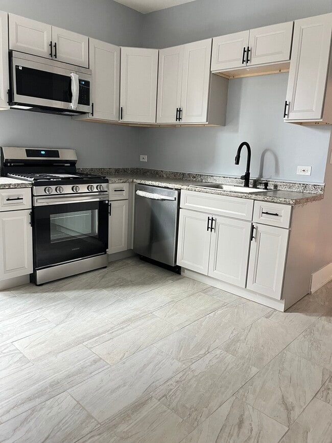 Foto del edificio - 3821 W Fillmore St