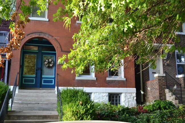 Building Photo - 3445 Shenandoah Ave