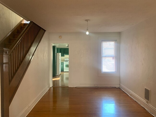 Building Photo - Spacious House in the  East End of York City