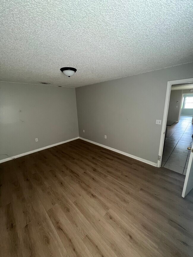 Building Photo - 2124 Brandy Pl
