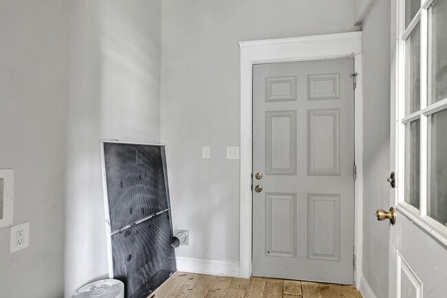 Foto del edificio - 1117 E 11th St